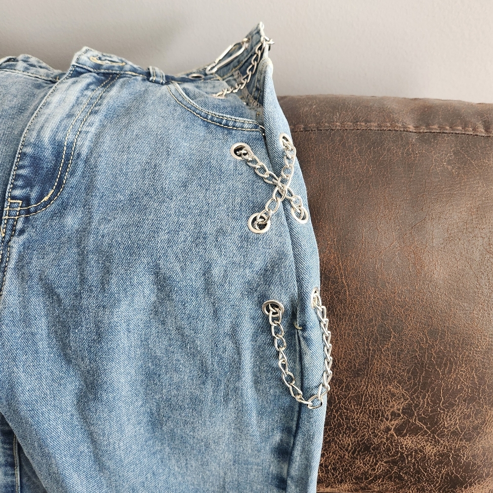 Jeans - Picture 2 of 3